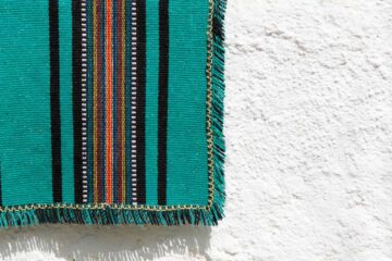 how to hang a rug on the wall