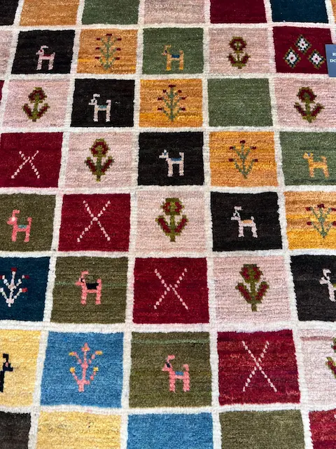 Gabbeh 130 x 100 cm. £520-2