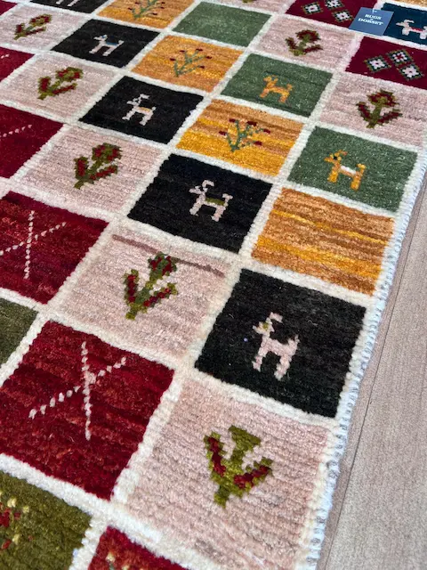 Gabbeh 130 x 100 cm. £520-3