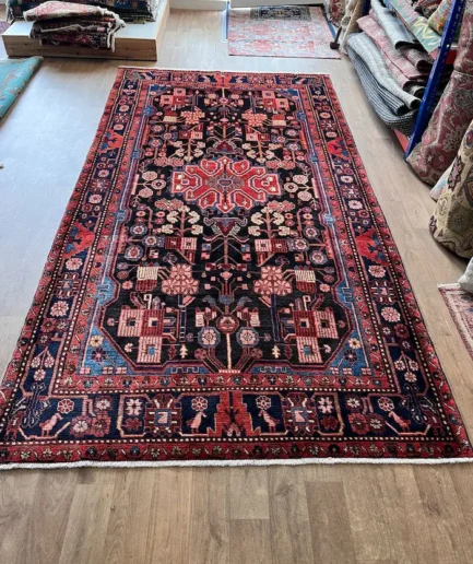 Large Nahavand. 342 x178cm £ 1’325 (2)