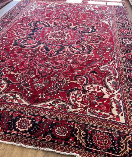 Large Vintage Heriz (Ahar) 403 x 280cm £ 3’150