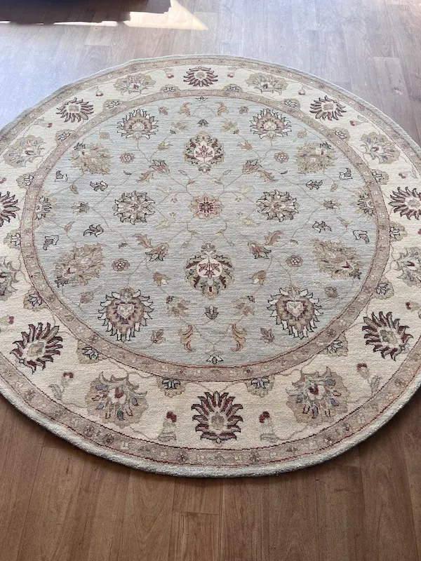 Ziegler Circle 186 x 184 cm. £925 (4) Ziegler Circle 186 x 184 cm. £925 (4)