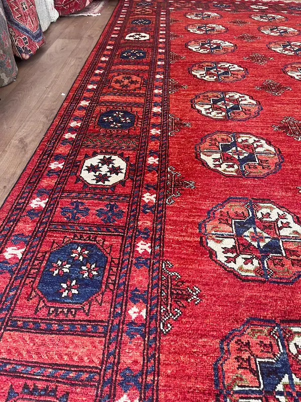 Large Erasri. 298 x 193 cm. £ 2150 (2) Large Erasri. 298 x 193 cm. £ 2150 (2)
