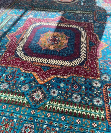 Afghan Mamluke 308 x 210 cm £ 2’350 (2)